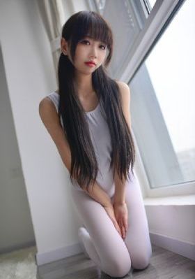 黑丝美女